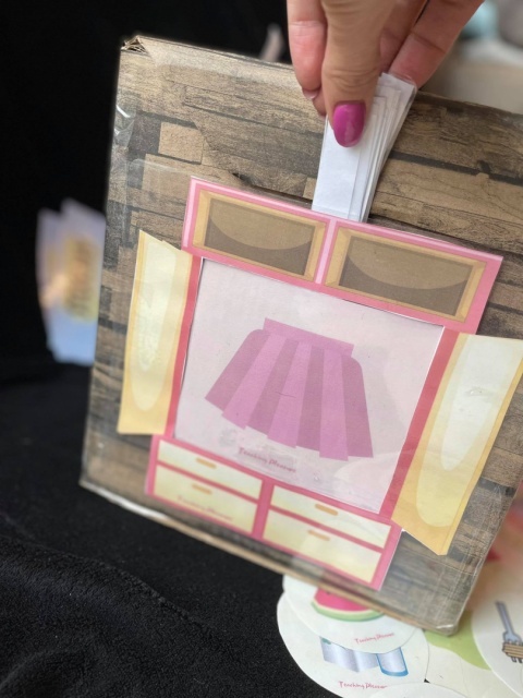 MAKE THEM SPEAK! Teacher's Magic Box MAKE THEM SPEAK! Teacher's Magic Box